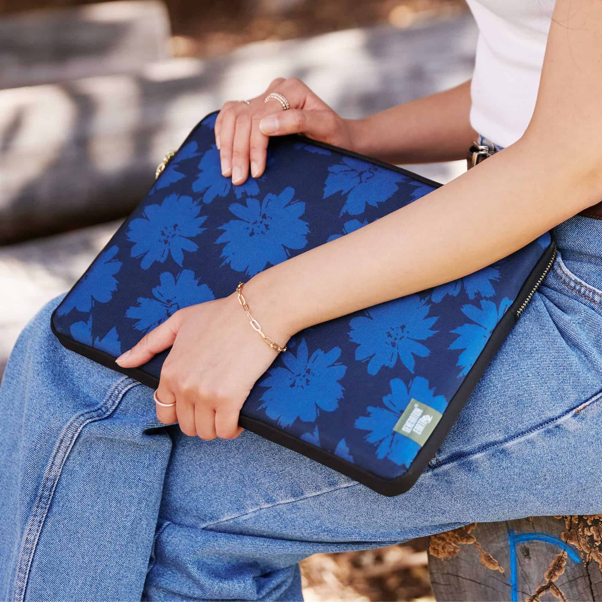 Artisan - 13.3-14.1" Laptop Sleeve Generation Earth